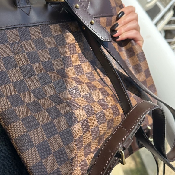 Louis Vuitton gently used Soho backpack. Material: Damier Ebene - Picture 4 of 8